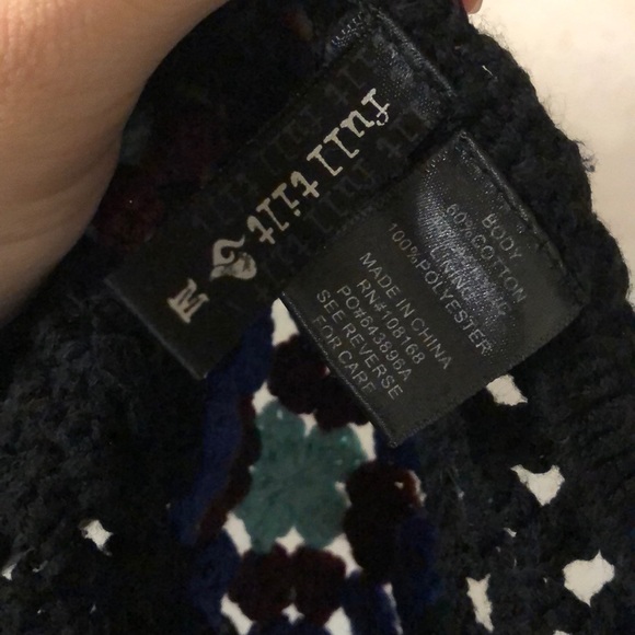 Full Tilt Crochet Top - Picture 5 of 5